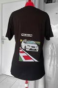 Le T-shirt Artistique est une création entièrement personnalisée, conçue à partir de votre projet, de votre photo ou de votre idée. Chaque broderie est réalisée sur mesure après étude approfondie afin de garantir un résultat unique et fidèle à vos attentes.