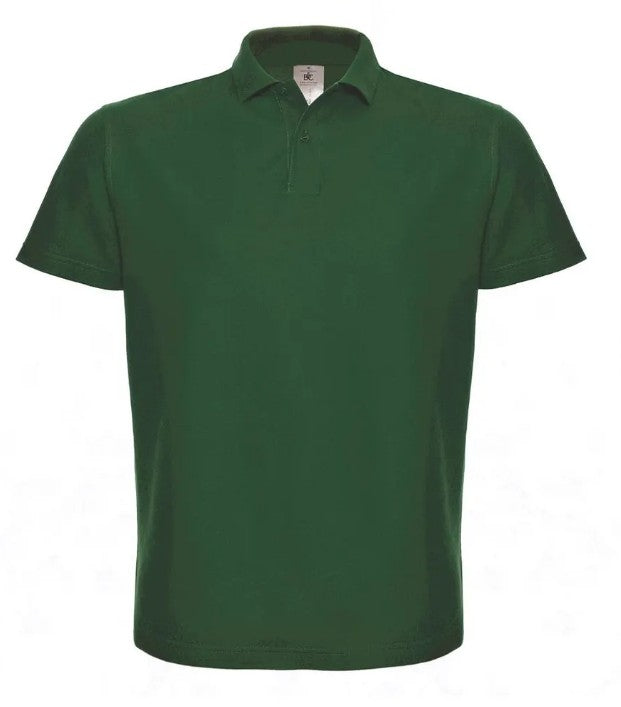 Polo couleur Bottle Green personnalisé avec broderie sur mesure. Créez une pièce unique à votre image grâce à notre savoir-faire artisanal et nos finitions de qualité.
