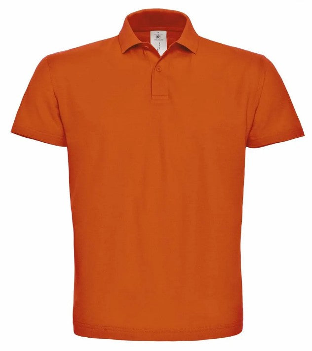 Polo couleur Orange personnalisé avec broderie sur mesure. Créez une pièce unique à votre image grâce à notre savoir-faire artisanal et nos finitions de qualité.
