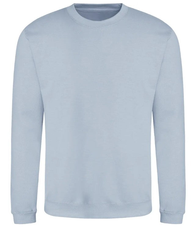 Pull couleur Sky Blue personnalisé avec broderie sur mesure. Créez une pièce unique à votre image grâce à notre savoir-faire artisanal et nos finitions de qualité.